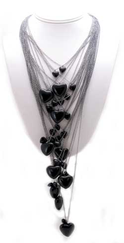 Tombinns-disney_black-hearts-necklace
