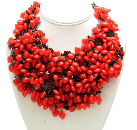 Tombinns-disney_queen-of-hearts_bib-necklace