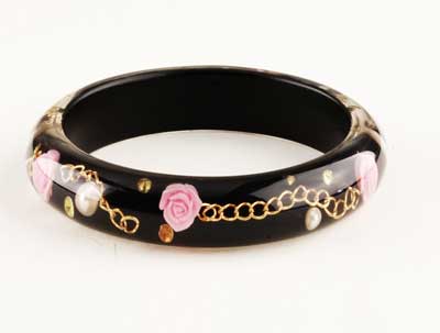Shop-the-look_floating-floral-bangle