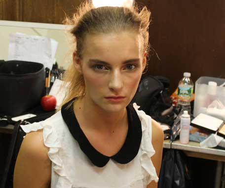 model-backstage-at-jen-kao-ss13-show